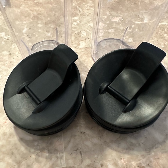 Universal 16 OZ Blender Flip Top to-go Seal Cup Lid Replacement Cups - Picture 9 of 11